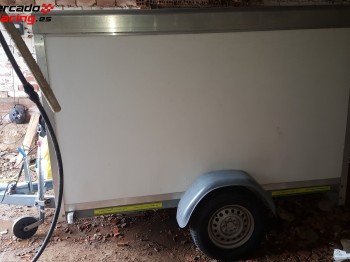 Remolque cerrado 