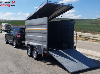Remolque cerrado