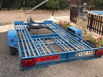 Se vende remolque porta vehículos 1 eje