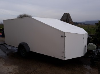 Remolque ligero cerrado jucal