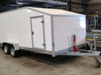 Remolque cerrado esva