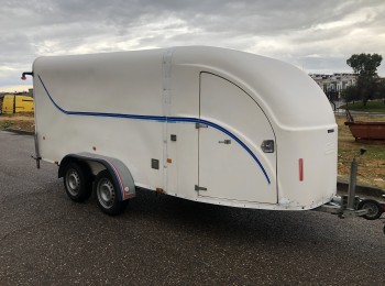 Remolque cerrado marca carro