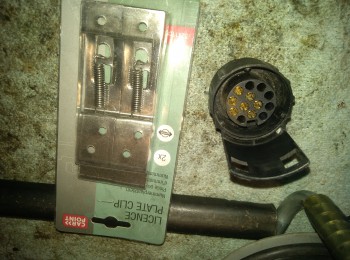 Fijacion rapida para matriculas y adaptador piña 7-13 pins