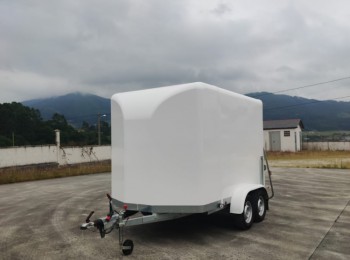 Remolque cerrado fibra