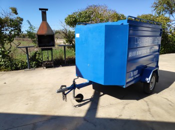 Remolque cerrado para karts