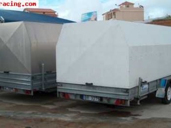 Vendem-se reboques cobertos.