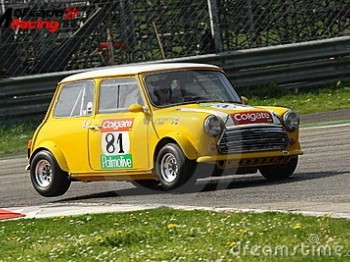 Busco mini con documentación de rally: