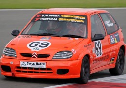 Busco coche de circuitos o rallys de asfalto