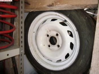 Compro urgentemente una llanta de chapa de 106 rallye!