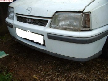 Compro defensas delantera y tras kadett gsi (blancas)