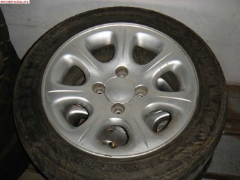 Busco 1 llanta de serie saxo vt en aluminio 