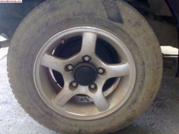 Busco llanta suzuki jimny