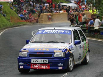 Busco defensa y aletas corsa a