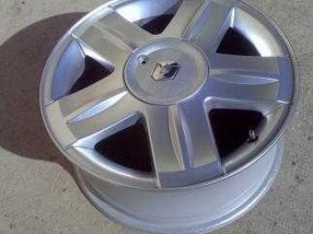 Compro esta llanta o dos llantas baratas