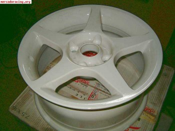 Compro llantas ford en 15''