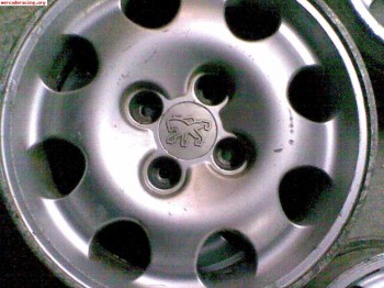 Compro una llanta de 205 gti  y una piña para 106 