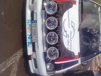 Compro parrilla de faros para ax