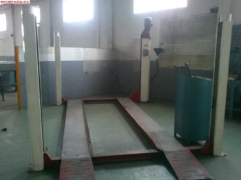 Elevador cuatro columnas