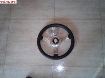 Volante clasico y adaptador.