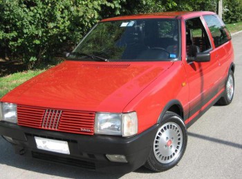Compro carroceria de fiat uno 3 puertas fase 1