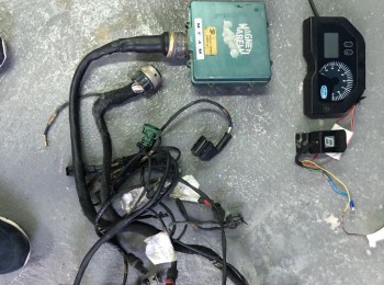 Busco display y istalacion de clio cup