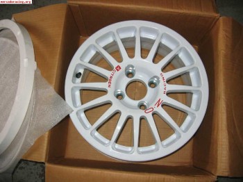 Busco llantas en 15 para saxo vts de carreras