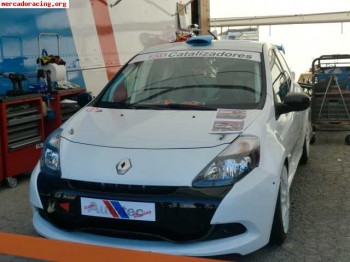 Clio cup iii de circuitos en alquiler.