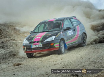 Se alquila  ford focus para pruebas de tierra , racvn o  de asfalto ci