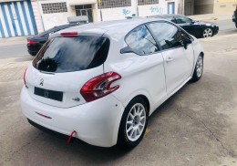 Se alquila peugeot 208 r2