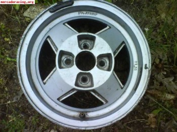 Se venden llantas en 13  