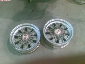Vendo 2 llantas para renault 8 o alpine