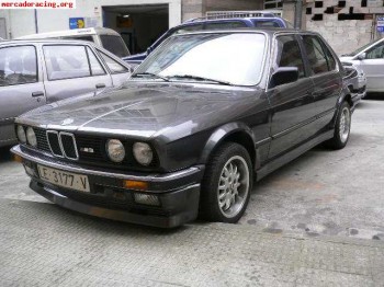 Vendo bmw 323i e-30