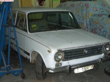 Despieze de dos seat 124 uno fl otro faro redondo .