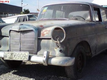 Mercedes 220d año 1968 funcionando con informe favorable par