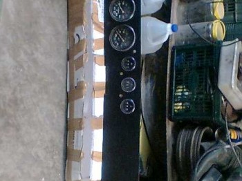 Cuadro de relojes lada sobre plancha de r8 .