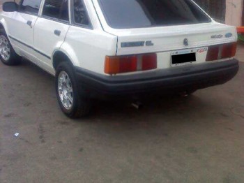 Escort año 87 como nuevo 1300 cl