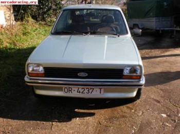 Se vende ford fiesta 1.1 ghia.