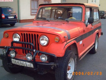 Jeep comando.