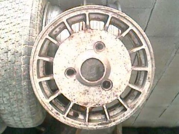 Busco 2 llantas como esta para r5 gtl