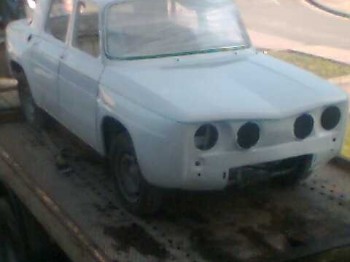 Kit para poner 4 tornillos a renault 8