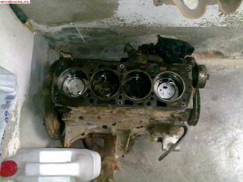 Motor biarbol de seat.