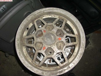 Busco llanta strall de r5 como la de la foto!!!