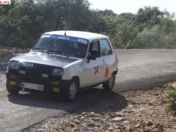 Renault 5 ts vendo o cambio . 2.400 euros . urge