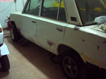 Se vende seat 124 fl motor 2000    5 llantas braid de 9 1/2