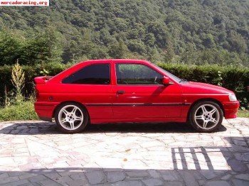 Escort rs 2000 16v    venta o cambio