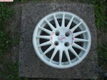 Se venden 2 llantas oz superturismo en blancas r15 