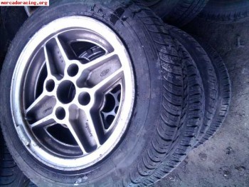 Se vende llantas clasicas de ford