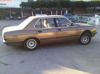 Vendo bmw 528i e-28
