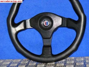 Vendo volante momo para bmw 2002 con pulsador alpina