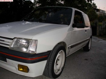 Venta/cambio 205 gtx del 88 con muchos extras y repuestos